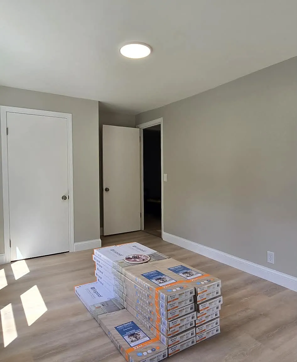 2 bed, 750 sqft, $2,400 — Photo 4