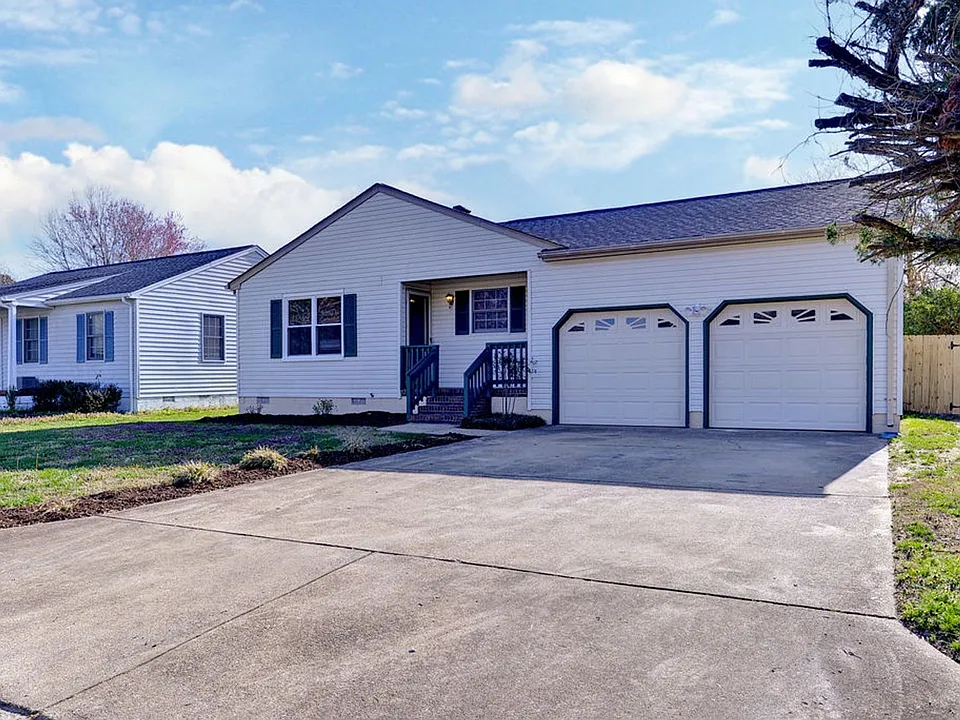 910 Charlotte Dr