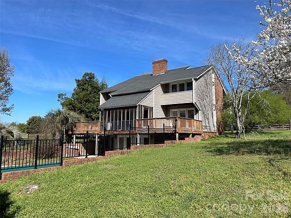 5th image of 6174 Center Grove Rd