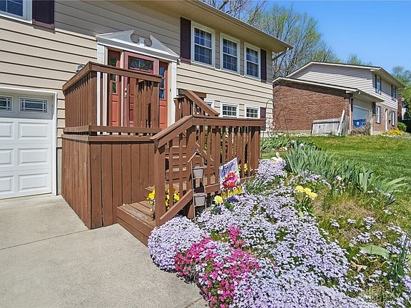 2nd image of 4927 Pepperwood Dr