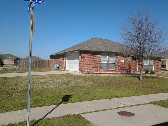 3rd image of 1417 Columbia Dr