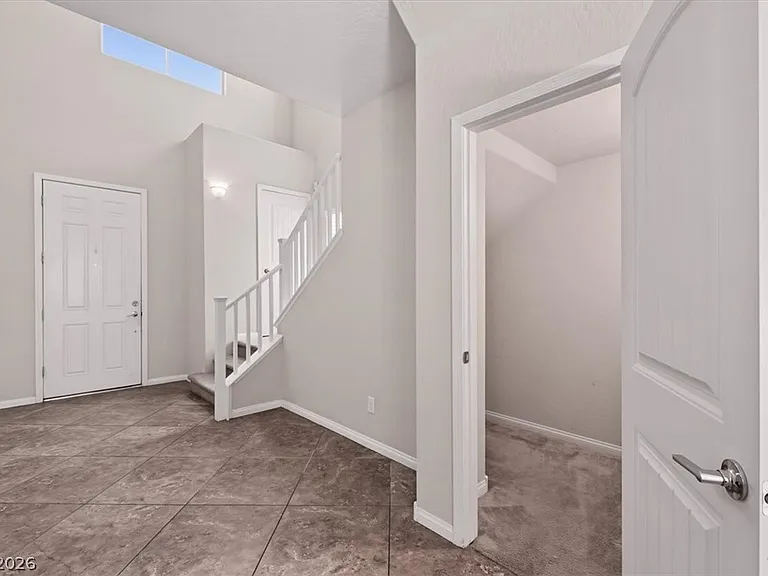 10429 Deer Heights St — Photo 9