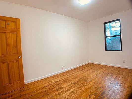 5th image of 32-58 31st St #Q90