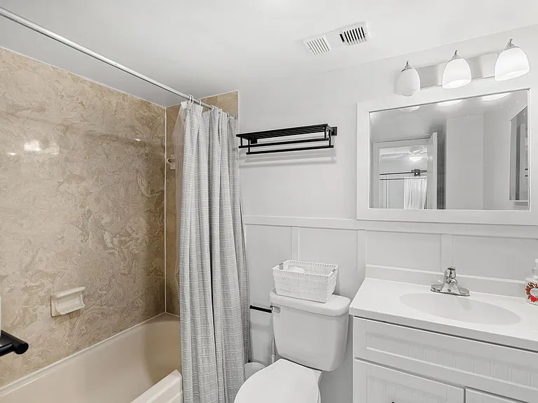 1318 S Miramar Ave #208 — Photo 17