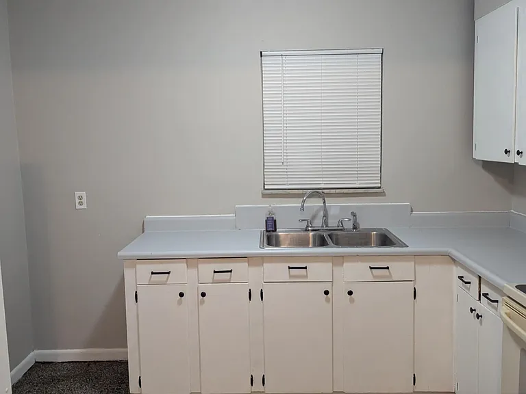 709 Arrowhead Trl — Photo 8