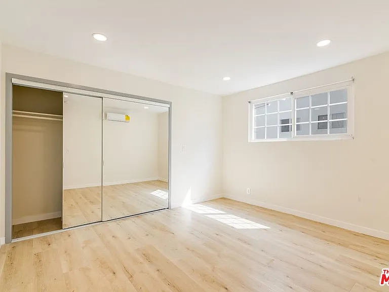 835 S Sherbourne Dr #12 — Photo 4