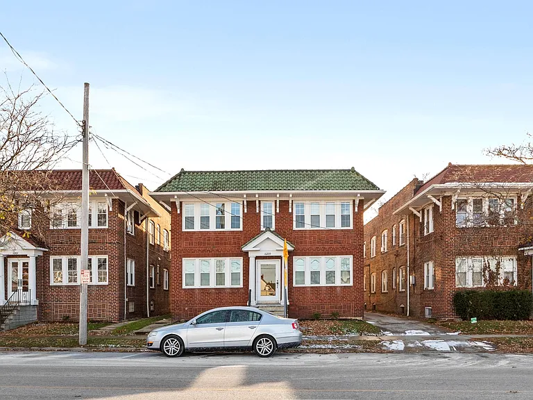 16209 Madison Ave #4 — Photo 11