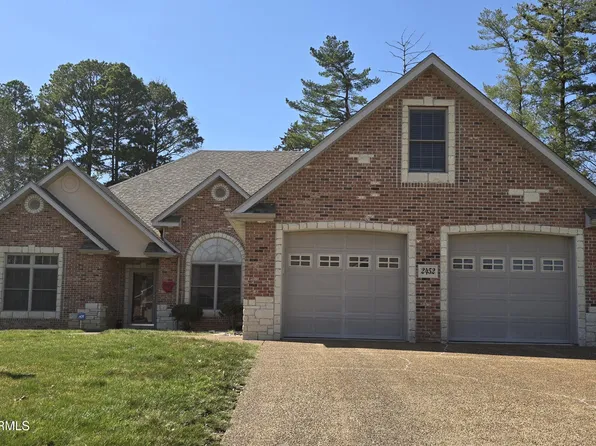 2452 Country Club Dr, Jefferson City, MO 65109