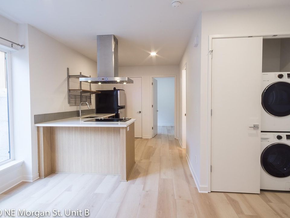 Floor to ceiling windows let in lots of natural light. Brand new in-unit washer and dryer.