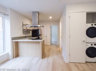 2090 NE Morgan St #B, Portland, OR 97211