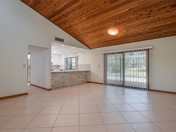 3rd image of 9591 Merrimoor Blvd