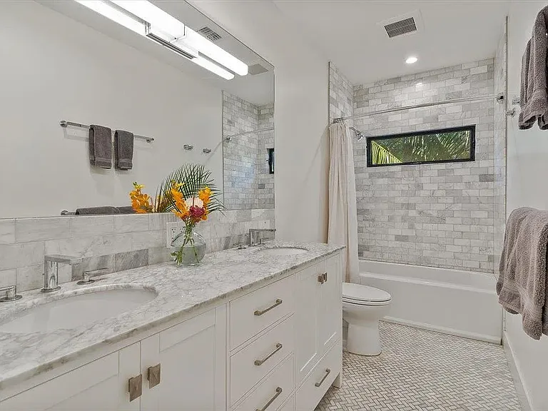 33 Hana Hwy — Photo 21