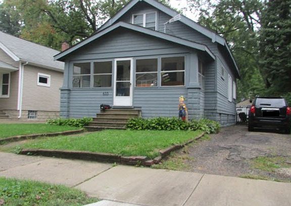 2nd image of 633 Irving Ave