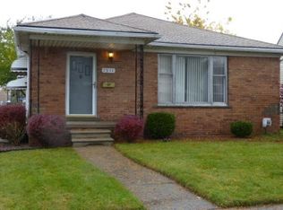 7511 Sterling St, Center Line, MI 48015