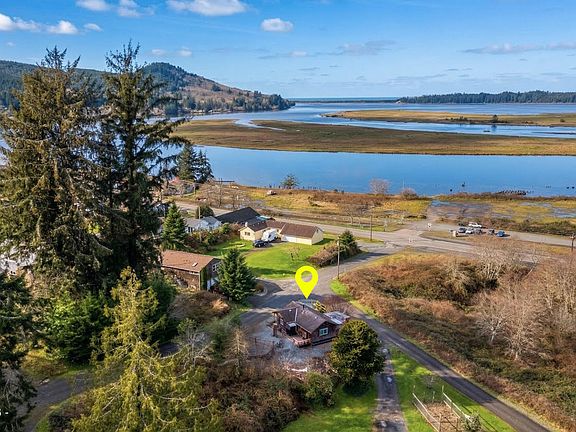 3rd image of 107 Hemlock St