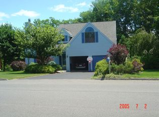 109 Old Coach Rd, Clifton Park, NY 12065