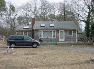 7 E Side Rd, Oak Bluffs, MA 02557