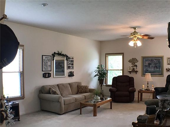 3rd image of 5775 Jamestown Square Ln