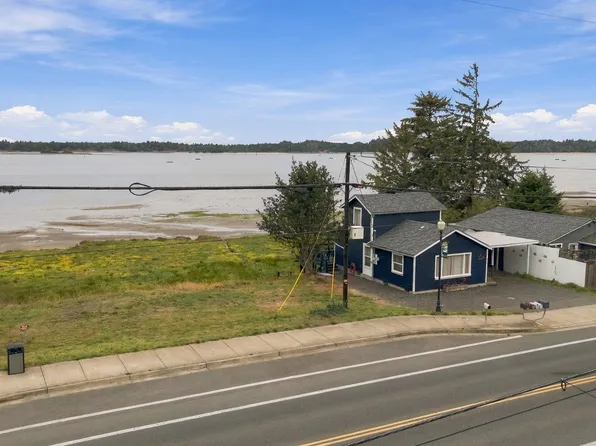 842 S Empire Blvd, Coos Bay, OR 97420