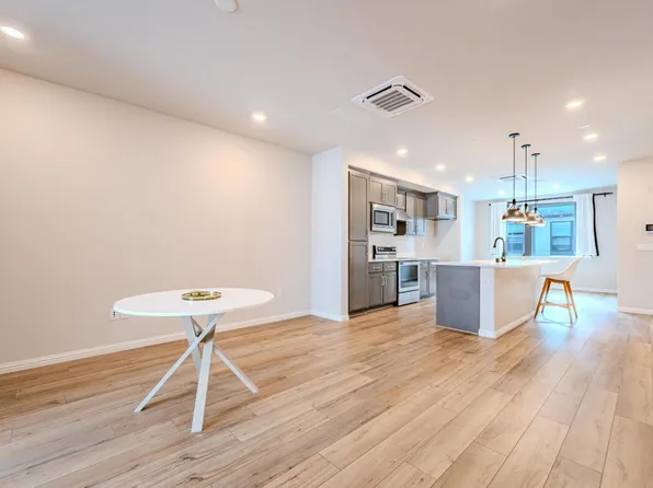 290 Waters Park Cir, San Mateo, CA 94403