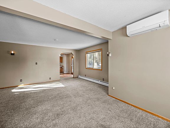 4th image of 312 N Washington St