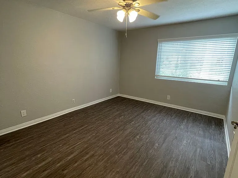 Park Plaza Apartments — Photo 91