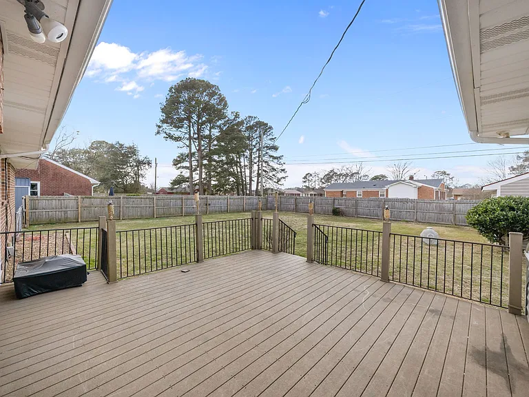 4130 Terrace Dr — Photo 36