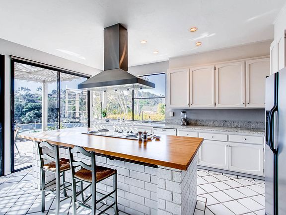 4th image of 2757 Caminito Merion