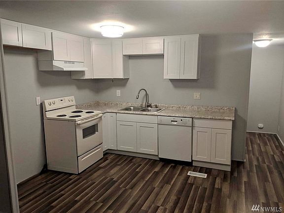2nd image of 2814 1st St