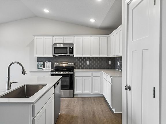 3rd image of 3500 SE Bannister Dr