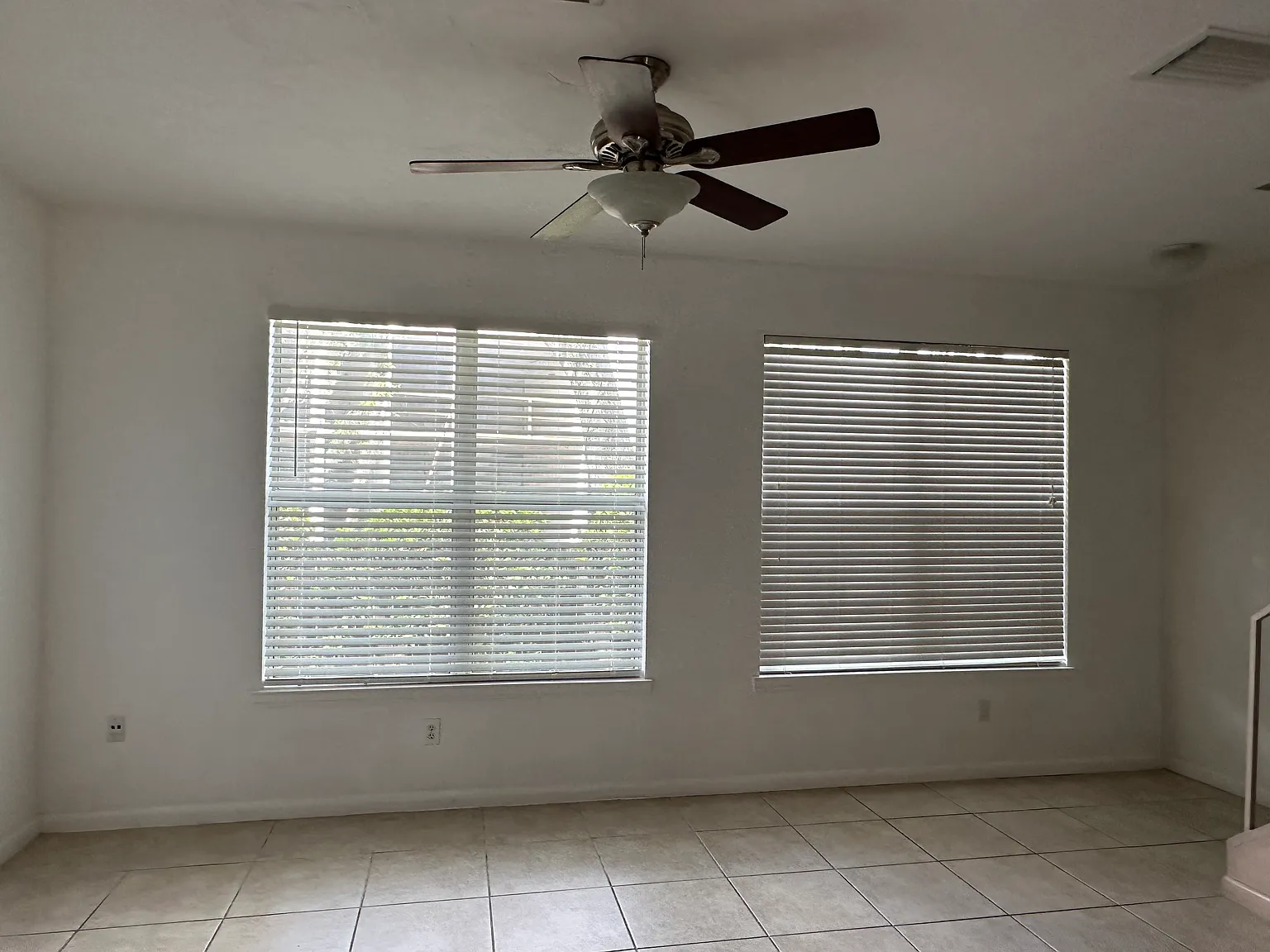 2 bed, 2.5 bath, 990 sqft, $1,400 — Photo 3