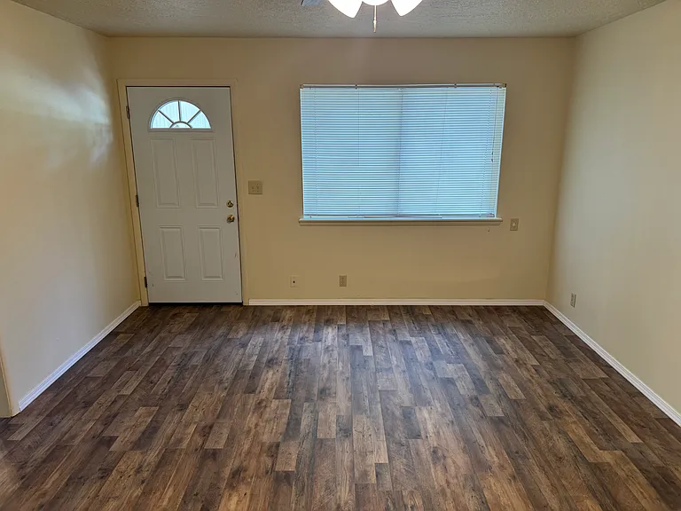 517 W Polk St — Photo 11