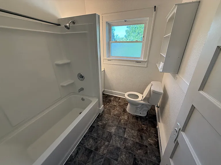 907 Pershing Ave — Photo 14