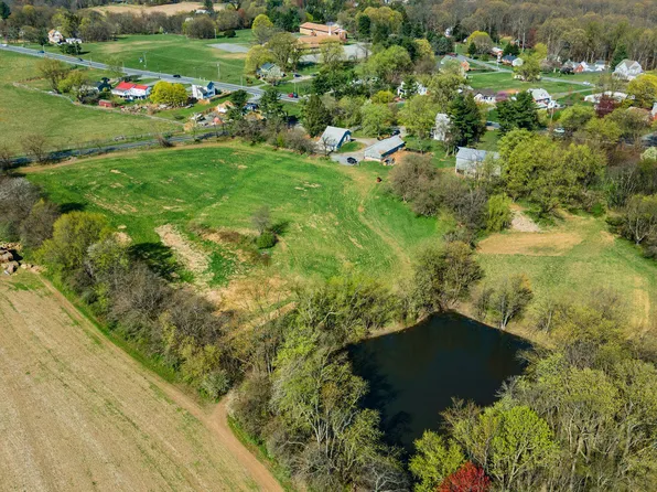 689 Ridge Rd, Mount Airy, MD 21771
