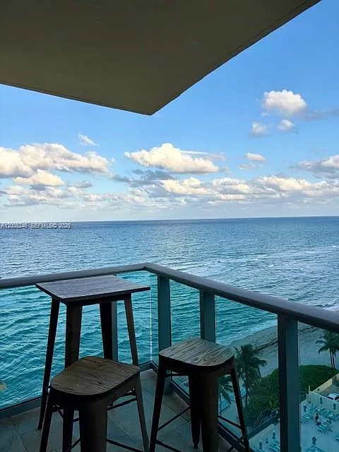 Building Photo - 2501 S Ocean Dr #1412