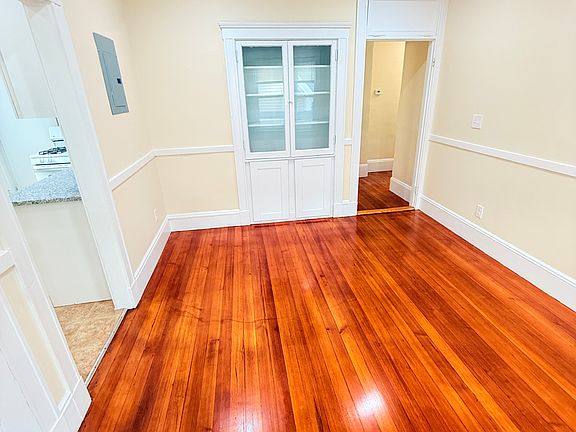 4th image of 18 Sanborn Ave #3A
