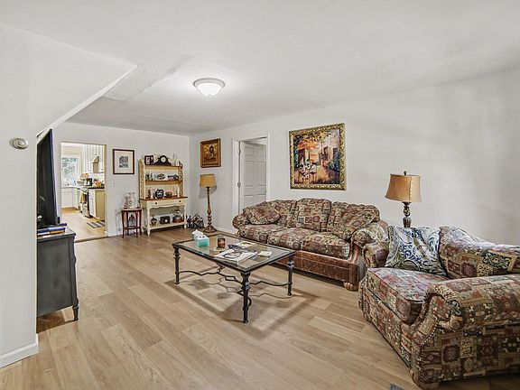 5th image of 612 E Melendy St