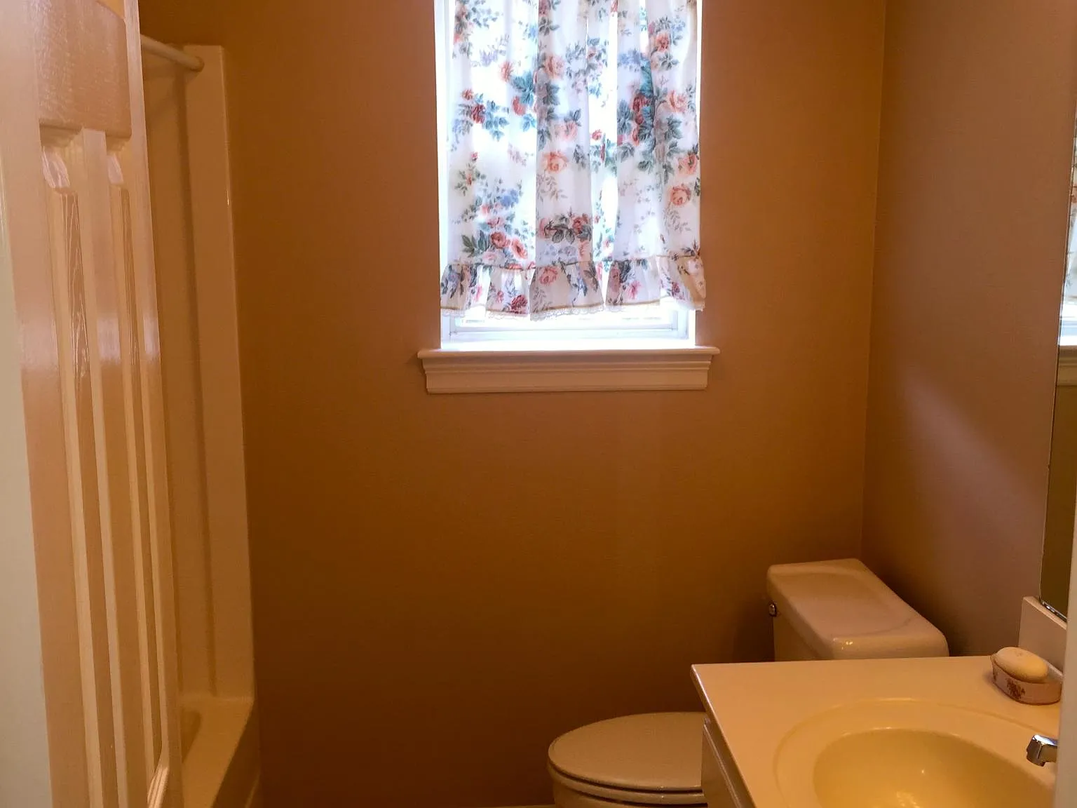 3 bed, 1562 sqft, $1,900 — Photo 3