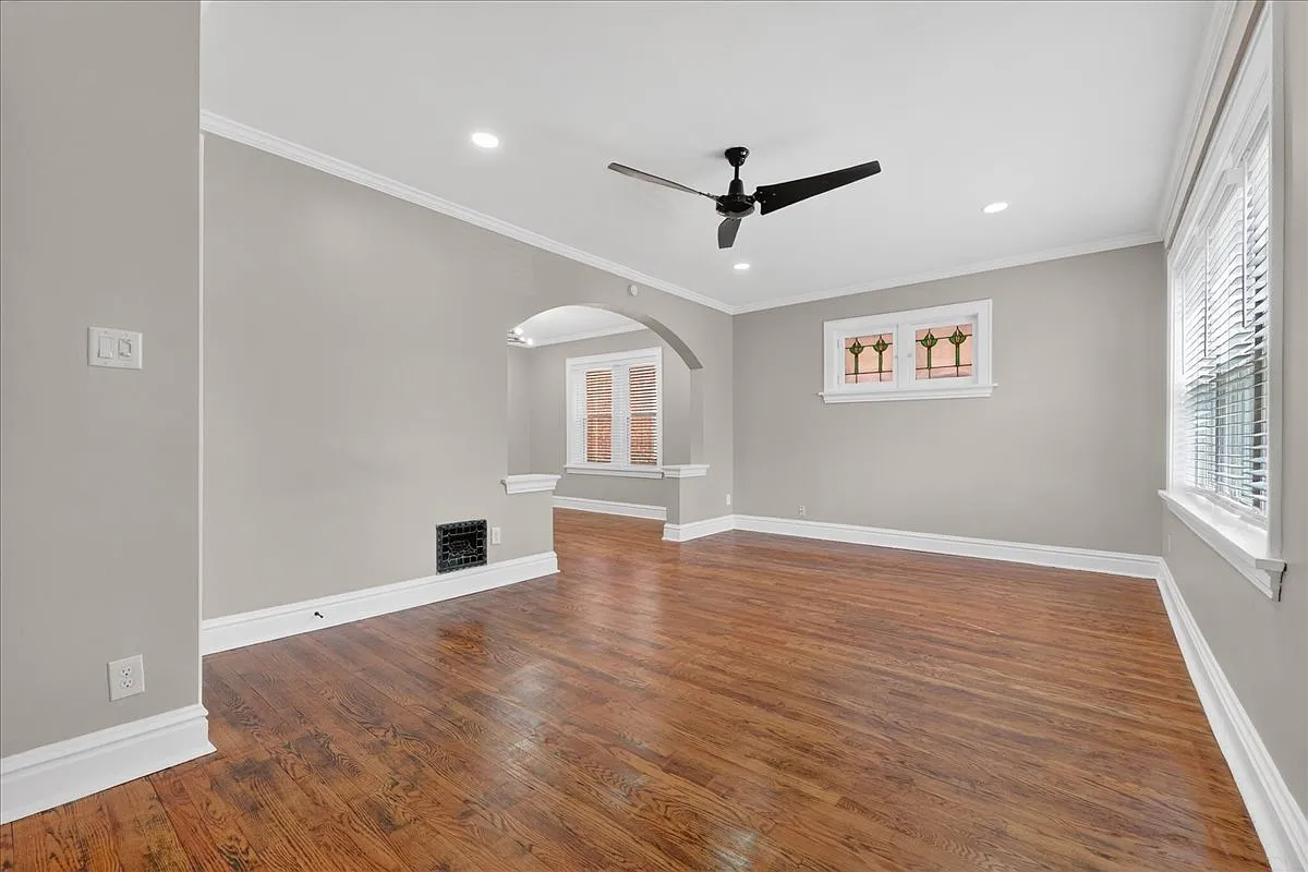 Bright and spacious living room with abundant natural light, welcoming main living area - 5185 Goethe Ave #F2