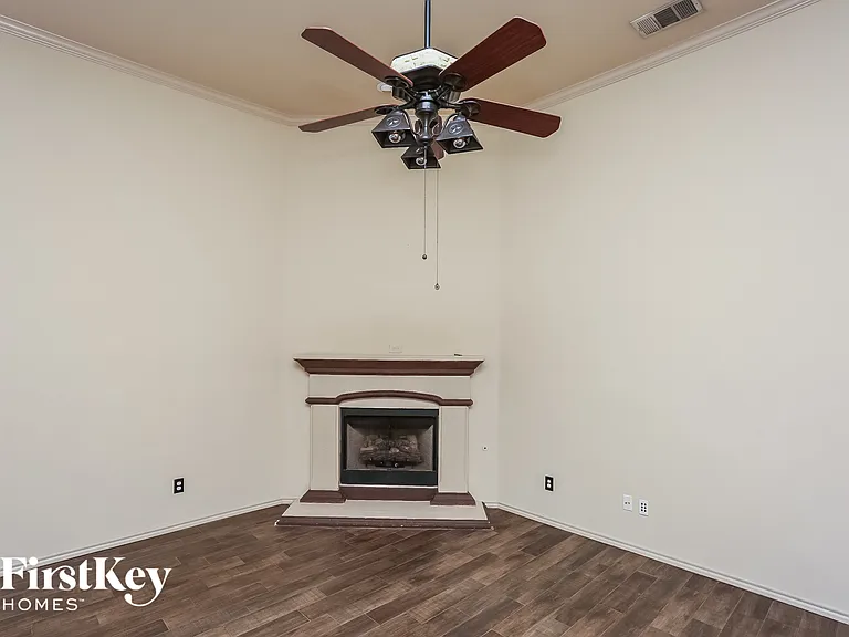 14413 Artesia Ct — Photo 2