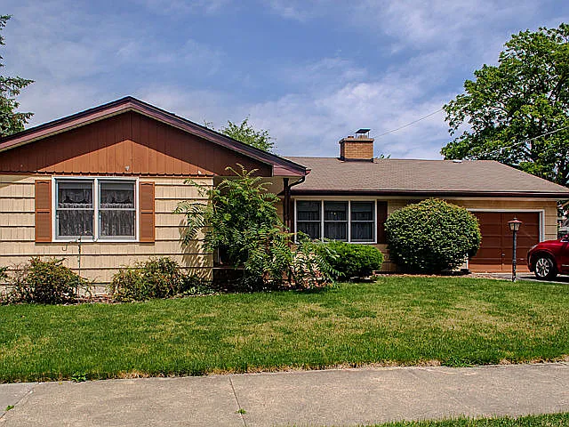 75 McKinley Ave photo 1