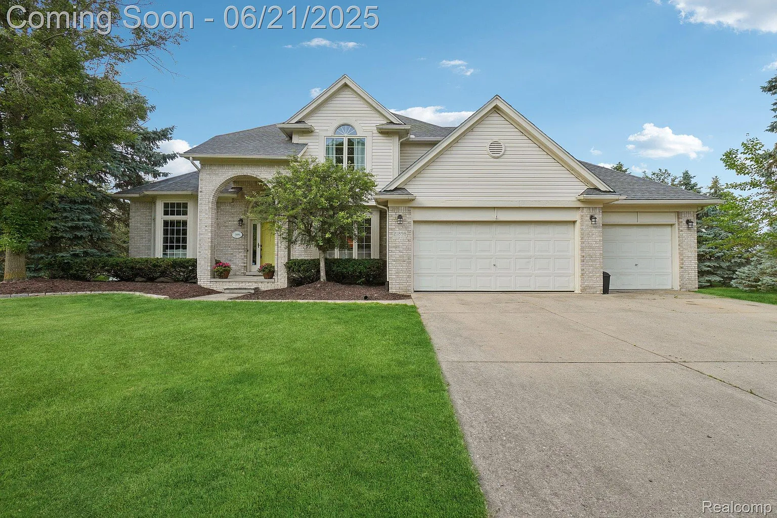 21898 Aspen Ct photo 1