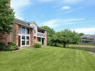 7 Stirling Ln APT 1912, Willowbrook, IL 60527