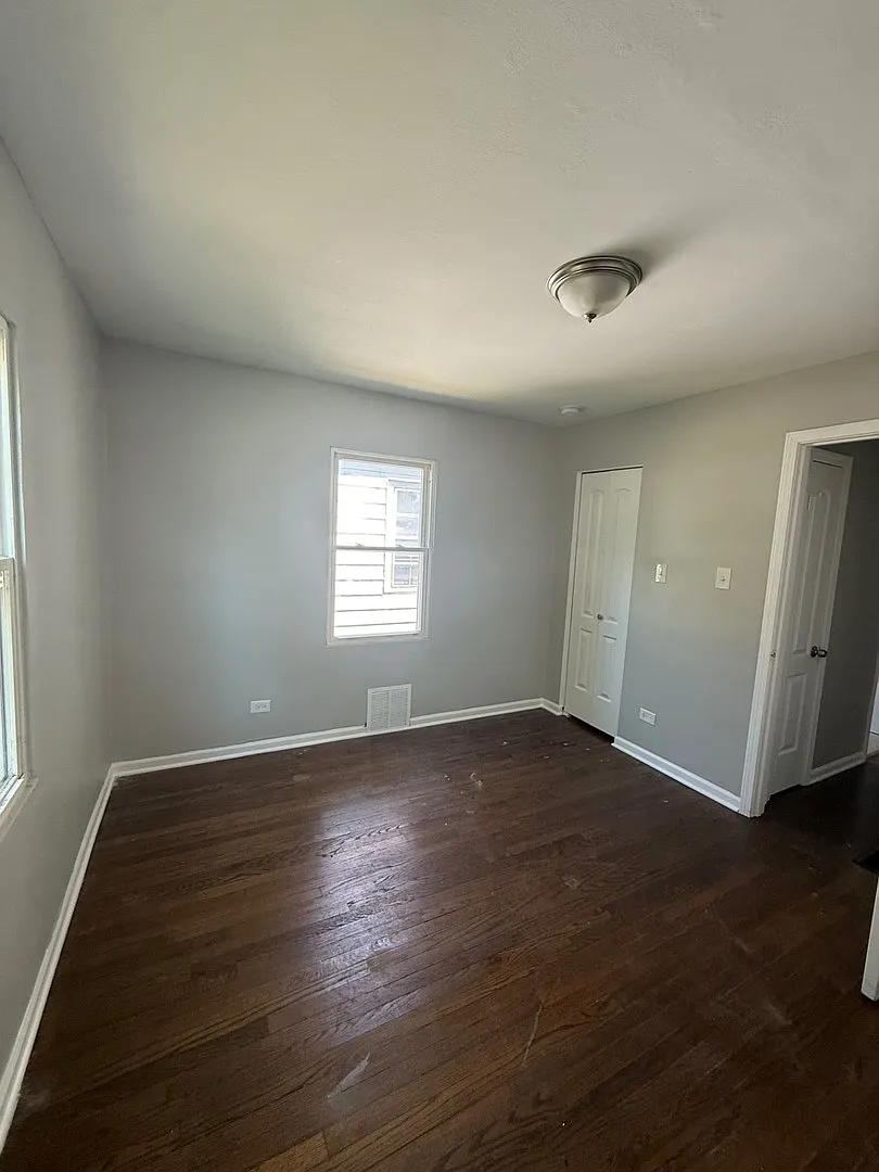 4 bed, 1205 sqft, $2,820 — Photo 3