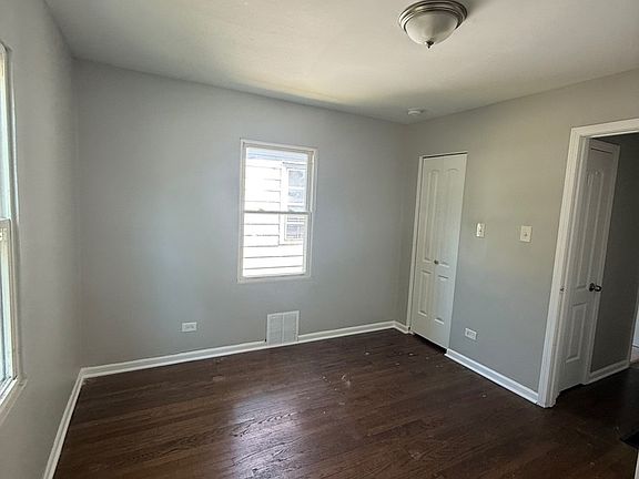3rd image of 16963 Shea Ave