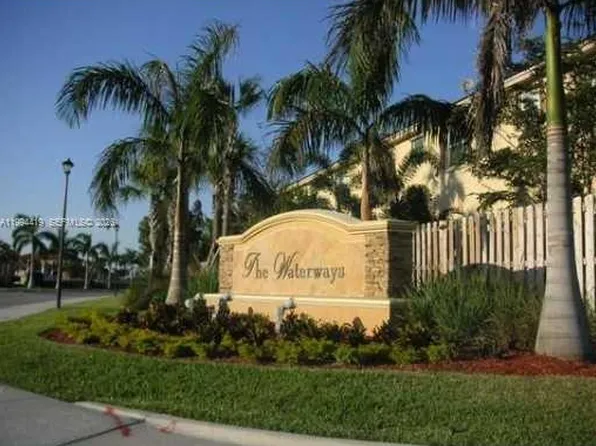 9363 SW 219th St, Miami, FL