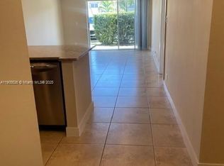 8000 SW 81st Dr APT 108, Miami, FL 33143