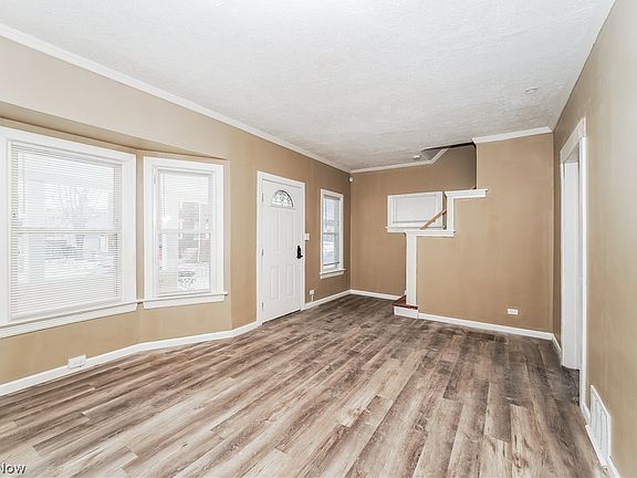 4th image of 2021 W 93rd St