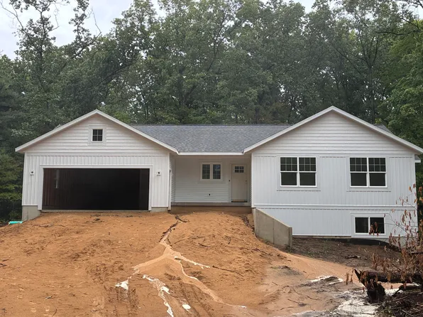 3723 Country Ct, Allegan, MI 49010