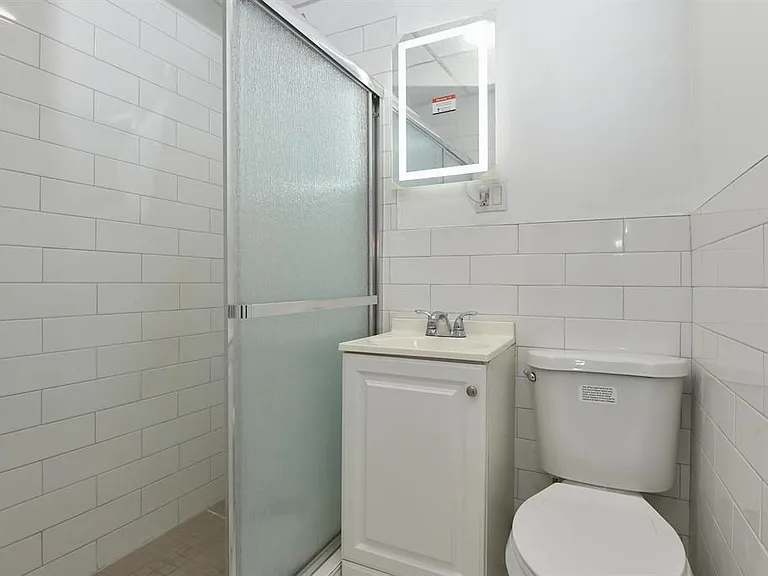531 28th St #1 — Photo 7